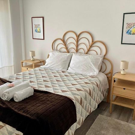 Rocha'S Apartment Remodelado! Na Praia Com Terraco Вила Нова ди Гая Екстериор снимка