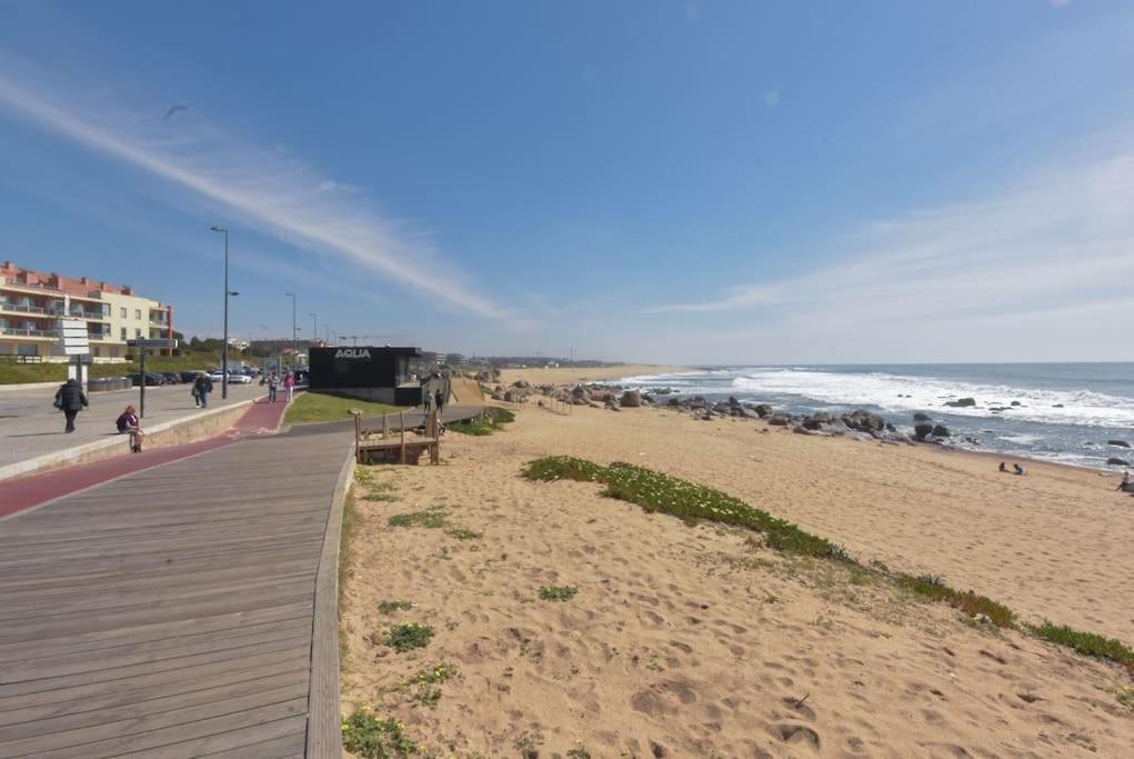 Rocha'S Apartment Remodelado! Na Praia Com Terraco Вила Нова ди Гая Екстериор снимка